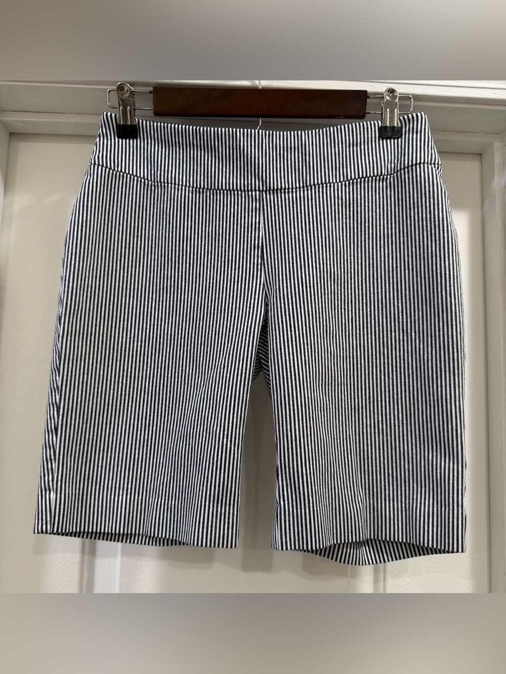 crown & ivy Ashley Navy & White Striped Pull-On Shorts Size 2
